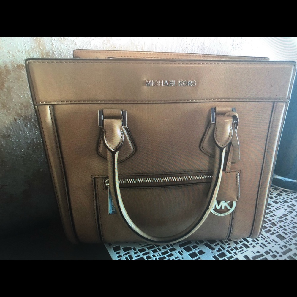 Michael Kors Selma Handbag Leather Gold Hardware